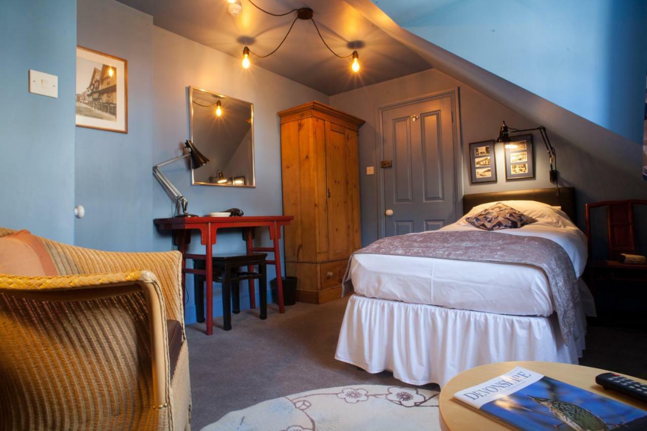 Bed and Breakfast Hill View House Dartmouth Esterno foto