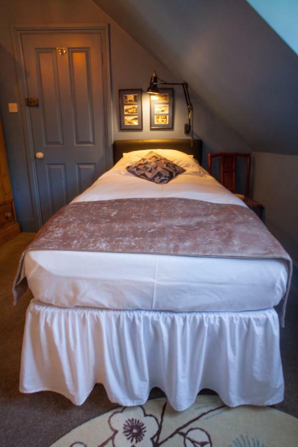 Bed and Breakfast Hill View House Dartmouth Esterno foto
